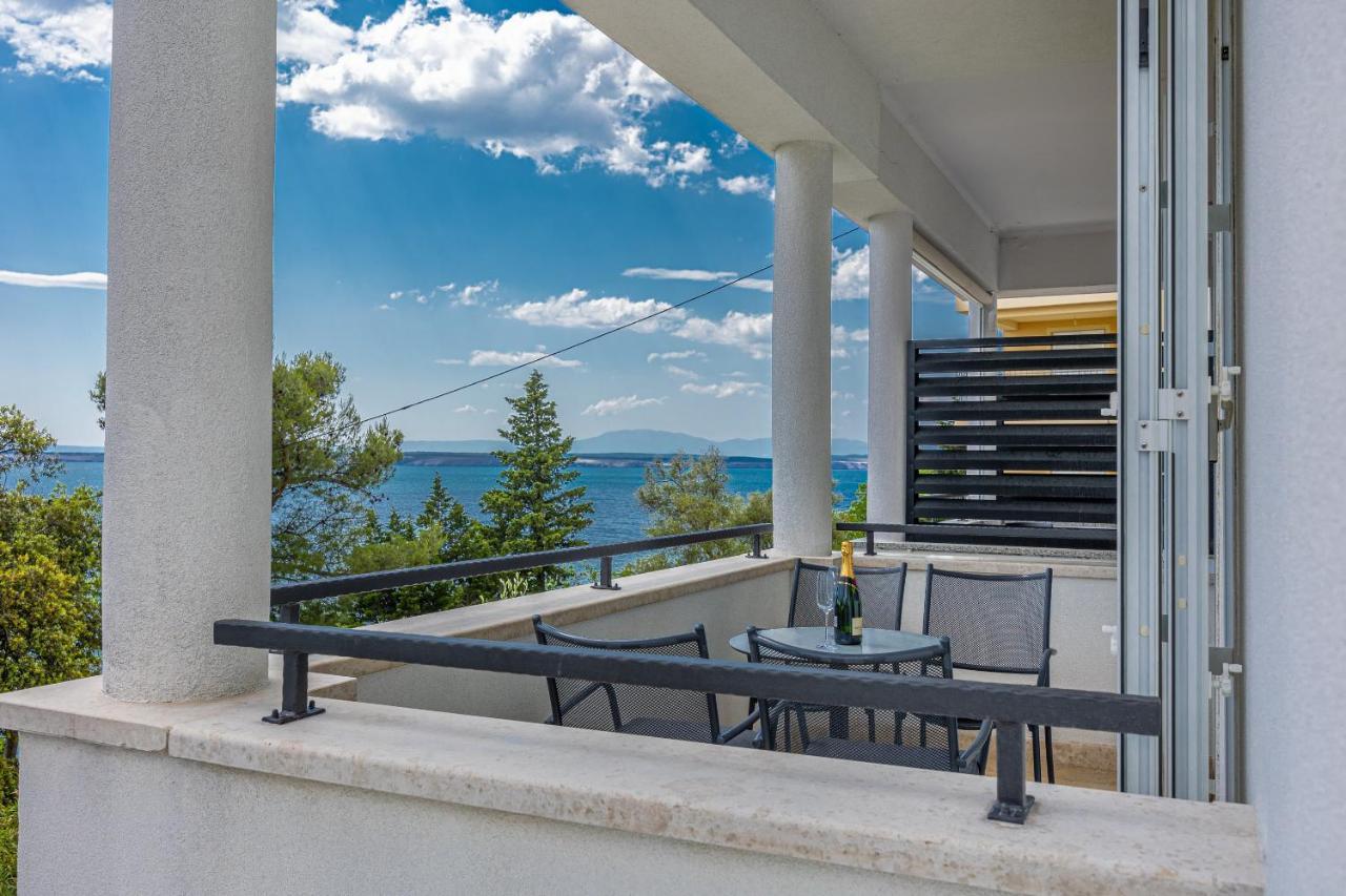 Villa Veronika Apartments Crikvenica Exterior foto