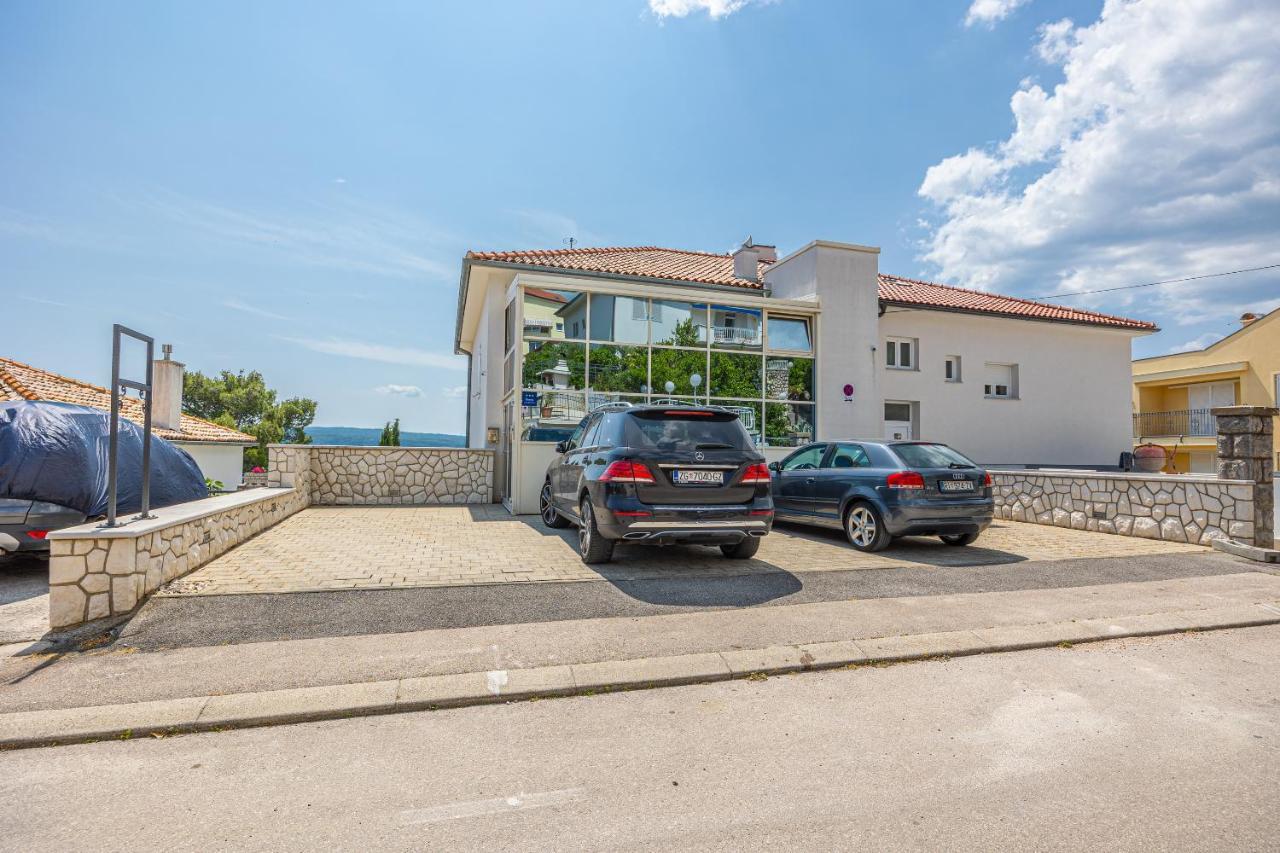 Villa Veronika Apartments Crikvenica Exterior foto