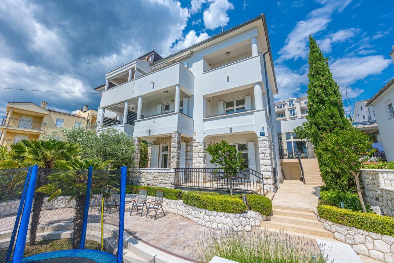 Villa Veronika Apartments Crikvenica Exterior foto