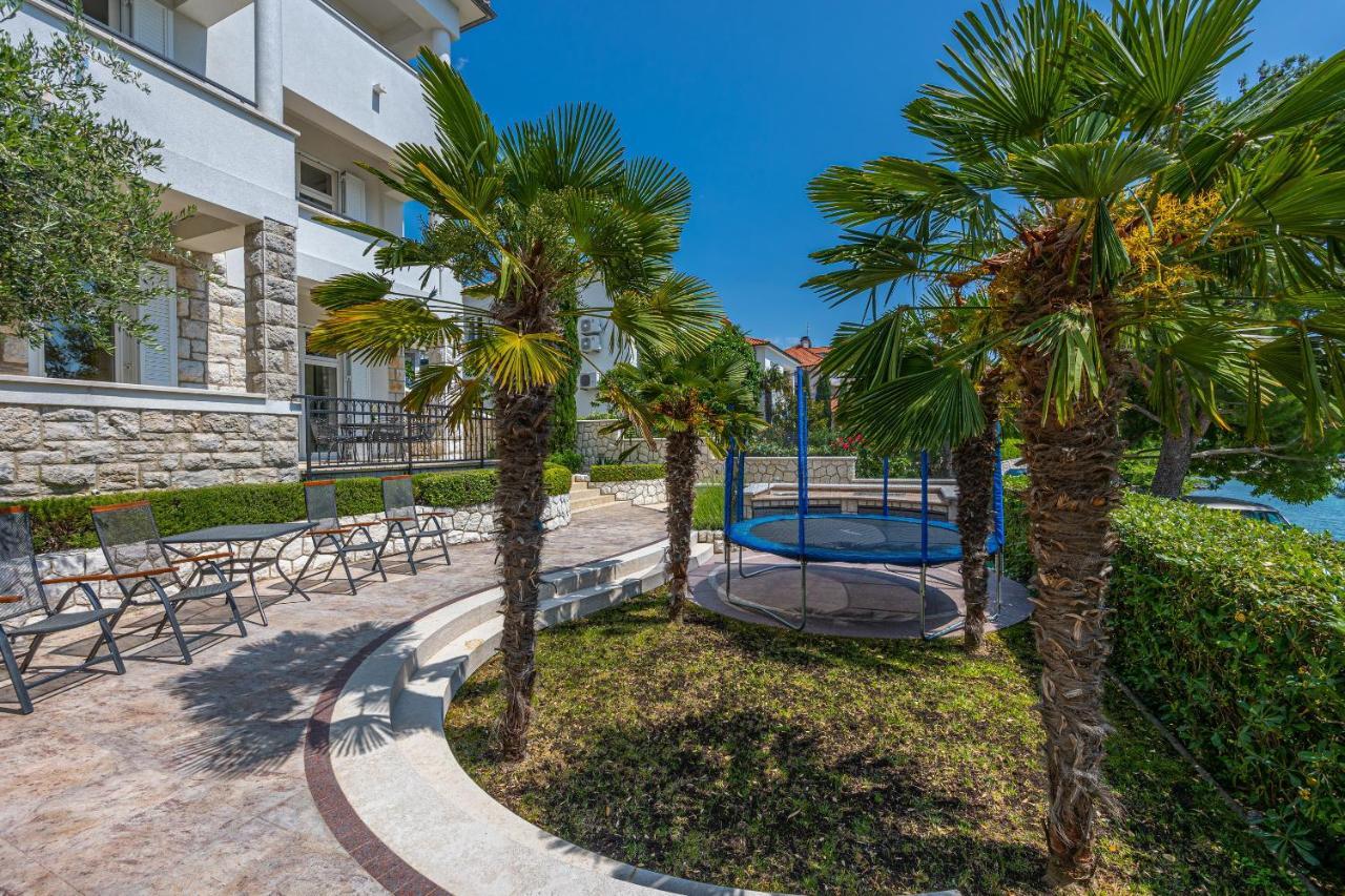 Villa Veronika Apartments Crikvenica Exterior foto