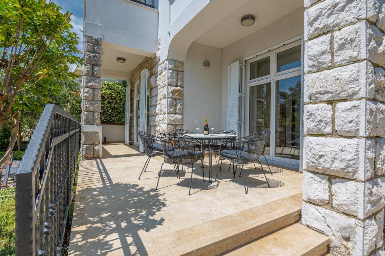 Villa Veronika Apartments Crikvenica Exterior foto