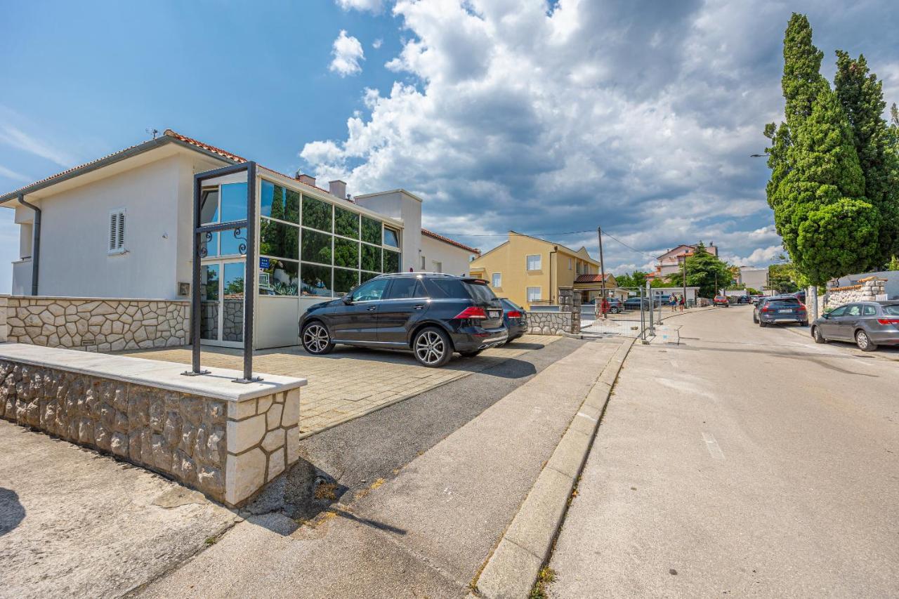 Villa Veronika Apartments Crikvenica Exterior foto
